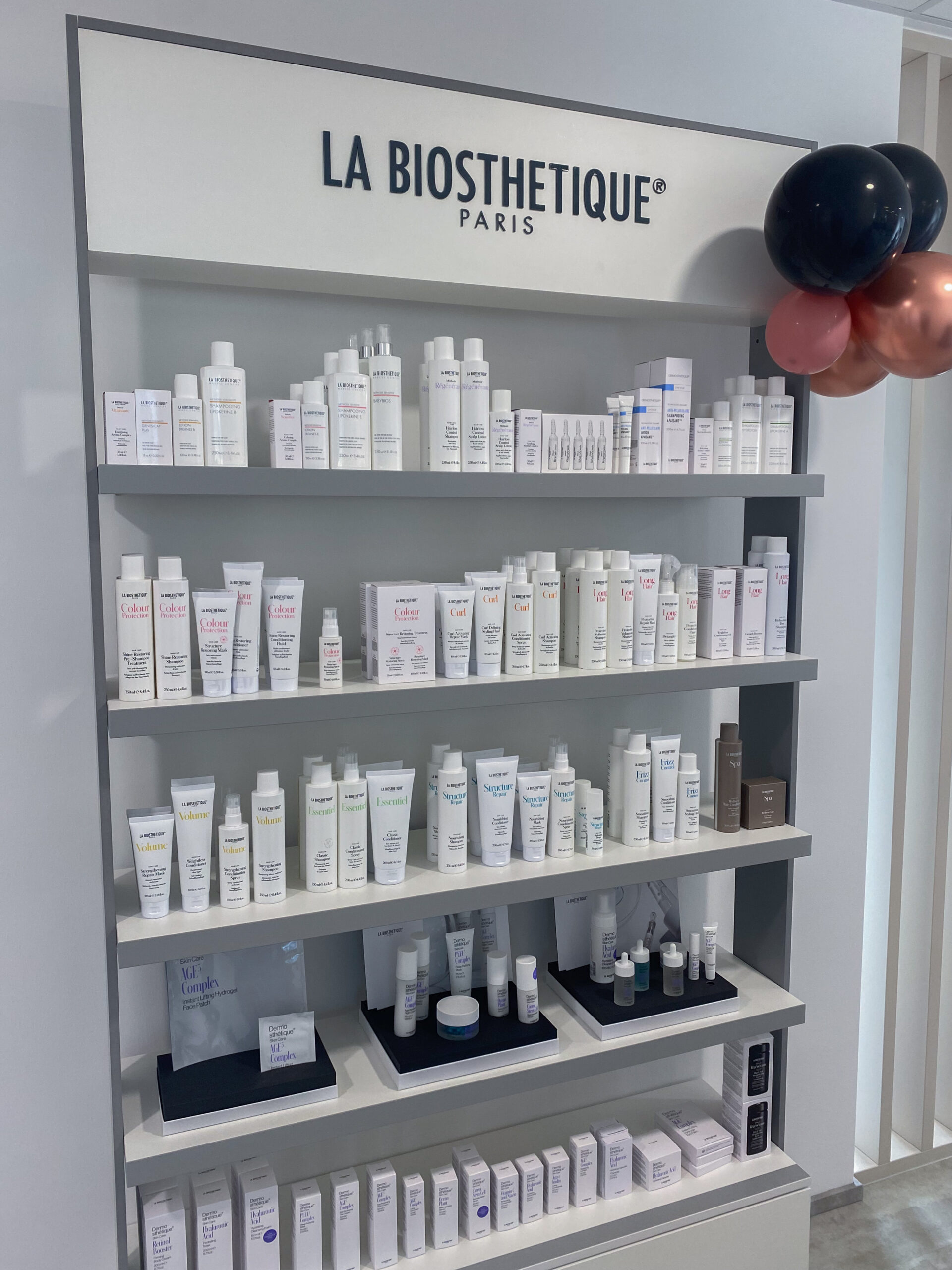 La Biosthétique® - Regal in der BTY DAY Lounge in Freistadt